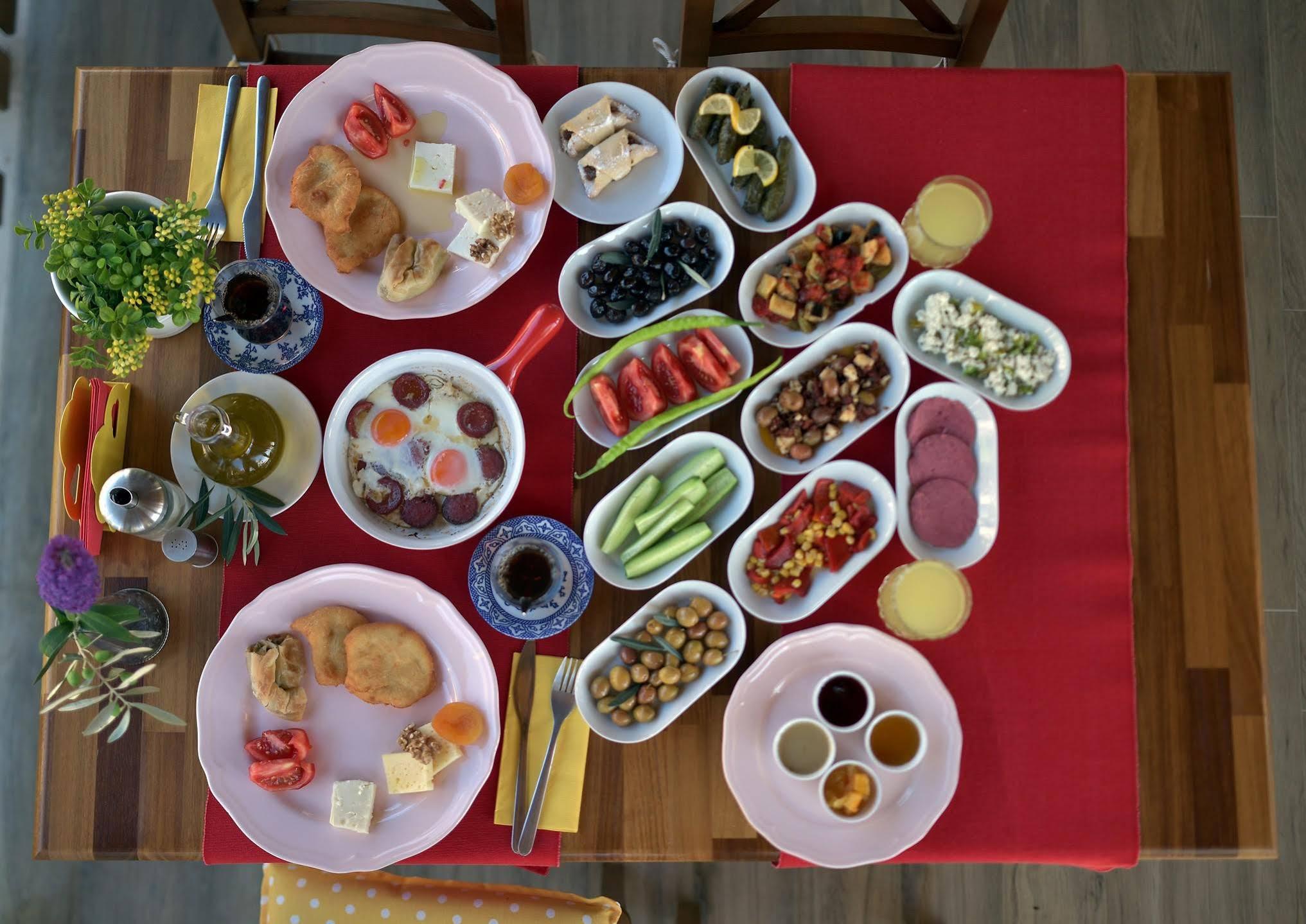 Niluefer Butik Otel (Adults Only) Ayvalı Exterior foto